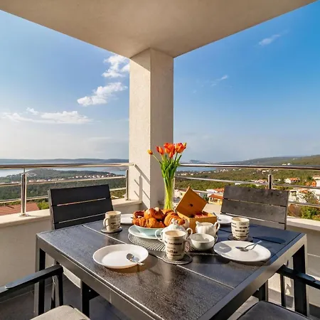 2 Bedroom Stunning In Apartment