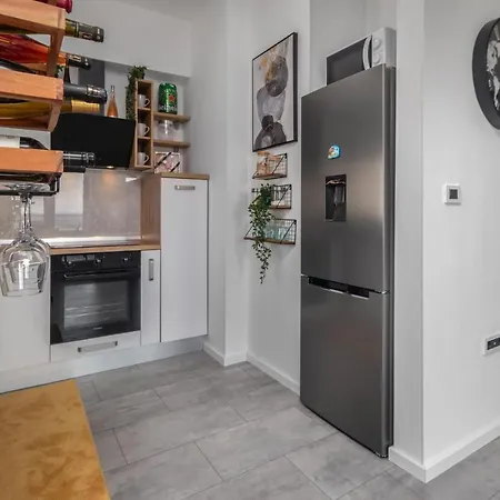 2 Bedroom Stunning In ヤドラニヴォ