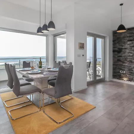 2 Bedroom Stunning In Apartment Jadranovo