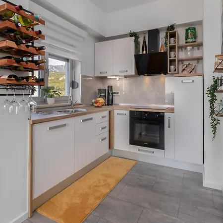 Apartment 2 Bedroom Stunning In Jadranovo