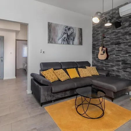 2 Bedroom Stunning In アパート